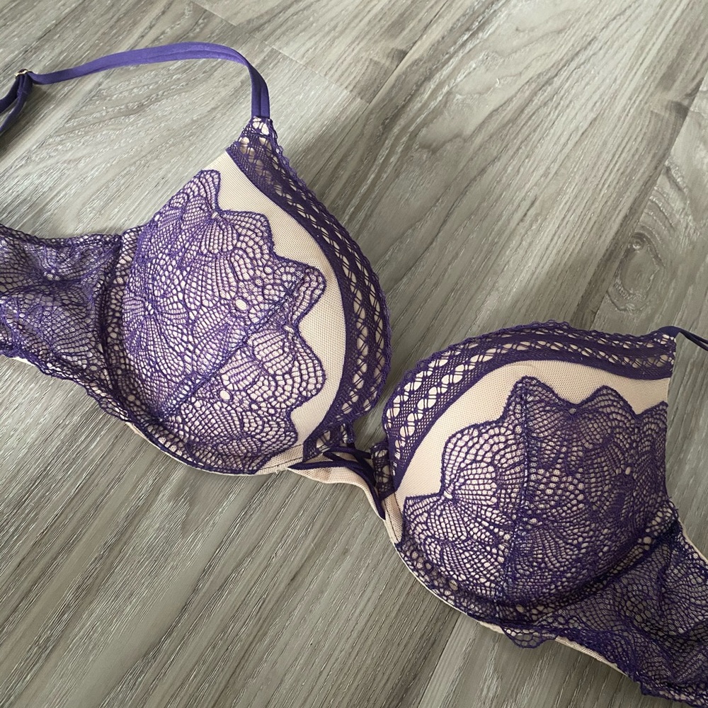 BEAUTIFUL PURPLE LACE VS BRA